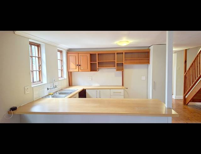 2 bed property to rent in OBSERVATORY